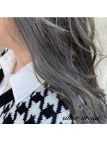 アンルーク ヘア(+1 unluke hair)&nbsp;[+1unluke]2026-SS/silver greige