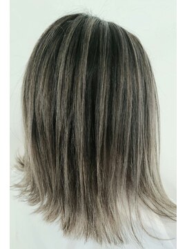 ムーンロータス(Moon Lotus) 前下がりバレイヤージュ