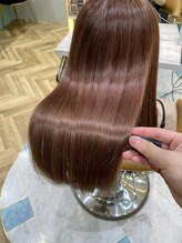 【ハイダメージ、ブリーチ毛でも施術可】ダメージを極限に抑えた究極の縮毛矯正施術例　縮毛矯正/髪質改善