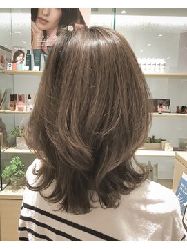 テラス アヴェダ 大丸心斎橋店(Terrace AVEDA) レイヤースタイル
