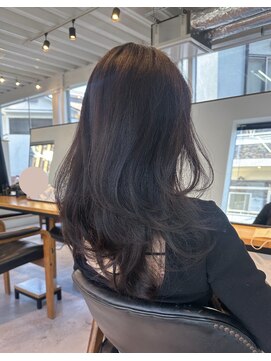 モイシェン(mauschen) レイヤーカット×ラベンダーグレージュカラー