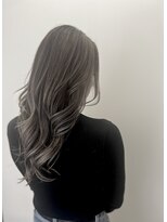 ゼンドットカラスマ(Zen.karasuma)&nbsp;グレージュ大人ハイライト