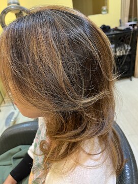 アンビエンテロロ(ambiente LOLO) ミディアムロングハイライト