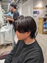 コワファーストナガサキシャンプーボーイ(COIFF1RST NAGASAKI SHAMPOO BOY)&nbsp;センターパート×ニュアンスストレート