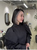 インナーカラーボブ×大人シルバーヘア