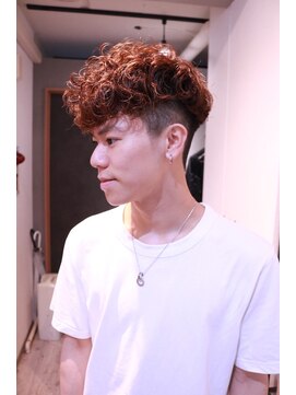 グラッドマンズカットクラブ 立川(GLADMAN'S CUT CLUB) スペインカール ブラウンカラー メンズカラー メンズパーマ