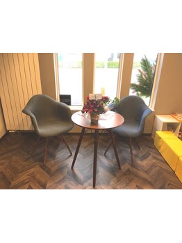 <カット+カラー ￥5100/カット+カラー+シェービング ￥6200>その他にもお得なクーポン多数ご用意あり！