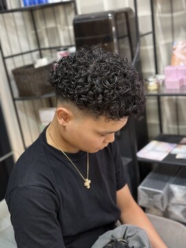 ヘアーグランデシーク(Hair Grande Seeek) スパイラルで作るショートカーリーパーマ