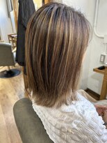 ノア 北山(NOA)&nbsp;明るめ白髪ボカシハイライトカラー