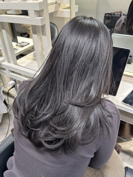 ディーエックス スリー(Dxxxx III) 暗色グレージュカラー REI