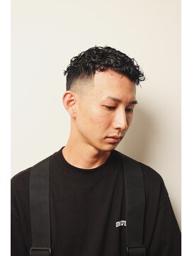 メリケンバーバーショップ フクオカ(MERICAN BARBERSHOP FUK) サイドパートショートセミウェットワイルドツーブロックテクノ1