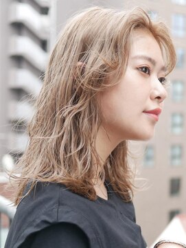 アース 三軒茶屋店(HAIR&MAKE EARTH) 三軒茶屋_レディース_ロング_ハイトーン_ブリーチ_コテ巻き_小顔