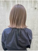 グレージュ　切りっぱなしボブ
