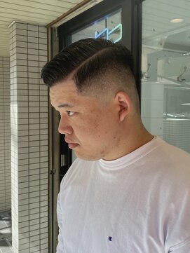 ウェルネス(Wellness) サイドパート スキンフェード