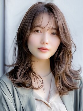 キチ(kiti) 【カジュアルな雰囲気のセミロングヘア】