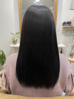 乾燥や湿気で広がるクセやうねりに◇クセの強さやお悩みに合わせてベストな施術をご提案します♪