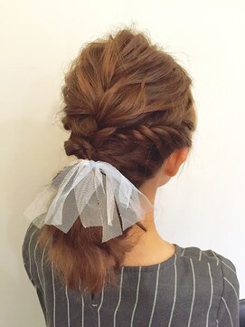 ハンズエミュ(hands emu) カジュアルポニーテール