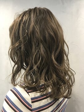 ヘアーワークス ヘルム 渋谷店(HAIR WORKS HELM) ハイライト＋イルミナカラー