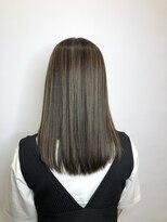 ケリーズグリーン(Kelly's Green)&nbsp;ハイライト×ベージュ×艶髪