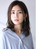 大人可愛い　レイヤー　ミディアムヘア　ふんわり