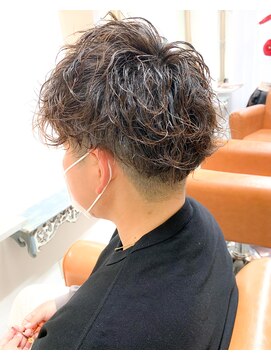 アン ヘア デザイン(un hair design) 【　un  】メンズ×ツイストスパイラル×ツーブロック