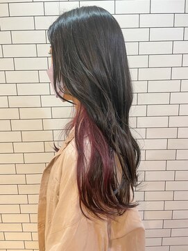 オーストヘアジジ(Aust hair Gigi) さりげなくお洒落なカシスカラーのインナーカラー