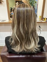 エテ(ete)&nbsp;ホワイトブロンド×ハイライト