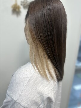 ジウ 上通り(JIU) 20代30代小顔ゆるふわミディイヤリングカラーミルクティ