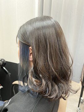 テーラヘアー ユーカリが丘店(TELA HAIR) イヤリングカラーネイビー