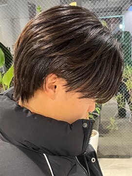 アイズ 海老名(AIZU) センターパート　ニュアンスパーマ　眉毛サロン　メンズカット