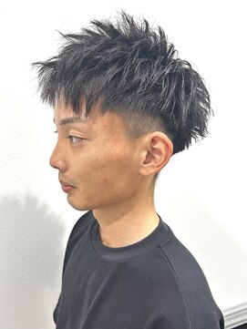 ヒュイル バイ ニアウ(Hwyl by Niau) メンズマッシュパーマニュアンスパーマスパイラルパーマ刈り上げ