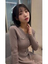 ボブヘアー_黒髪ボブルフネビージュ小顔ワンレン