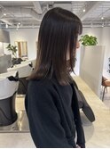 顔周りレイヤー　透け感カットミディアムストレート透明感カラー