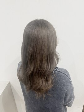 イリス(Iris) グレージュカラー×ブリーチ