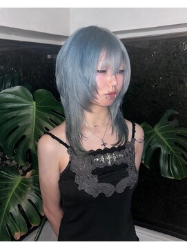 キイ 原宿 表参道(K.e.y) 水色 シルバーブルー寒色 ウルフ ハッシュカット シャギーカット