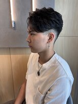 シダ(sida SAIIN)&nbsp;メンズ2ブロック刈り上げ爽やかフェザーショート