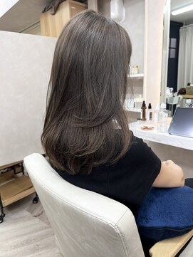 キラーナセンダイ(KiRANA SENDAI) アッシュグレージュ×ミディアムレイヤー