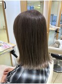外はね　切りっぱなしボブ　ストレート