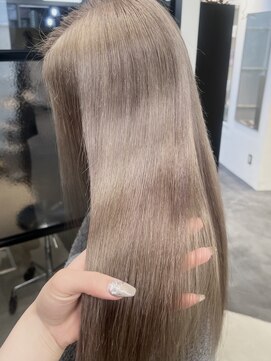 ラック 表参道(LUCK) ミルクティーグレージュ/艶ハイトーン/ケアブリーチ/ベージュ