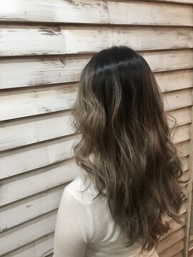 ヘッド トゥ ヘッド(head to head) コントラストバレイヤージュ♪