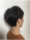 ミニマムショートスタイルで個性的に