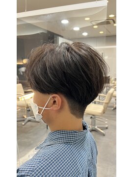 バース バイ ハピネス(BIRTH by happiness) ナチュラル刈り上げセンターパート