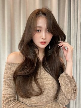 ユニ 原宿(uni) 韓国ヘアロングレイヤーカットくびれヘアベージュ前髪原宿