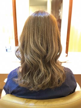 カームヘアー(Calm hair) 柔らかセミロング