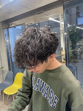 クラム(clam.) ノーセットでもまとまる強めシャドウパーマ