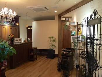 アンティカ (antiqua)の写真/【新しい自分に出会える予感♪】経験を積んだ実力派スタイリストが貴方のなりたいを叶える!