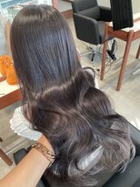 ホロ 渋谷(hollo)&nbsp;韓国風ミルクティーレイヤーカットオリーブベージュグレージュ