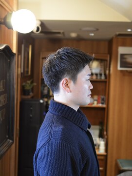 ダウバーバーショップ 表参道(DAU BARBER SHOP) 大人ショート フェード バーバー 理容室 ビジネスショート