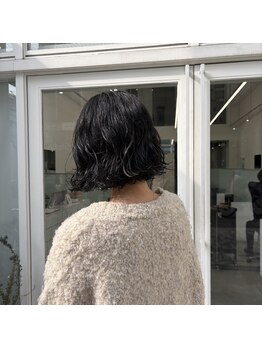 ニトバイアンキシム ボブ(nit by AHNKISM)の写真/トレンドに詳しい実力派が提案する大人っぽい似合わせボブ。丁寧なカウンセリングで大人可愛いを実現[堀江]