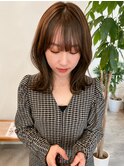 オリーブベージュ